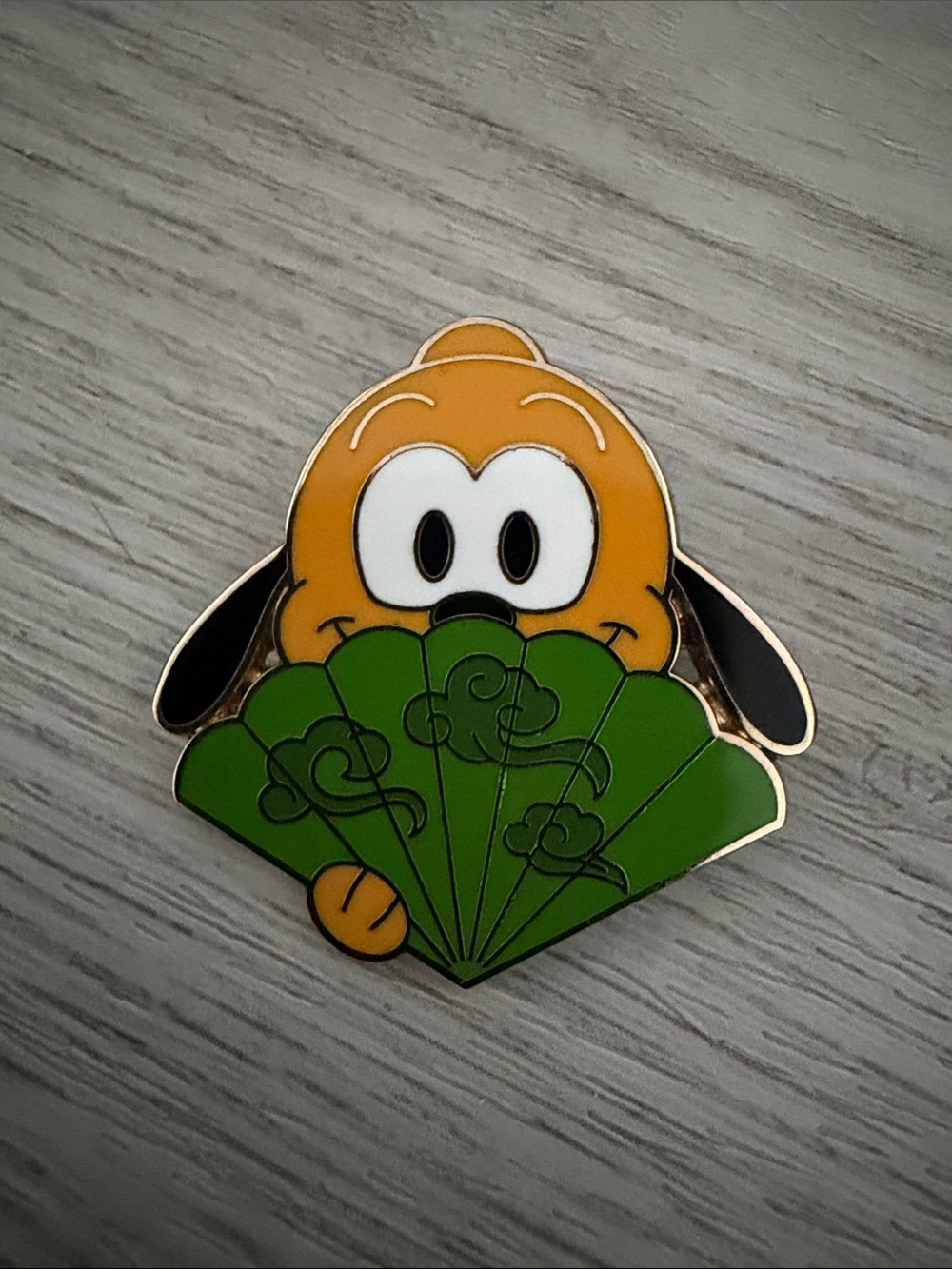 Disney Character Folding Fans pin - Pluto